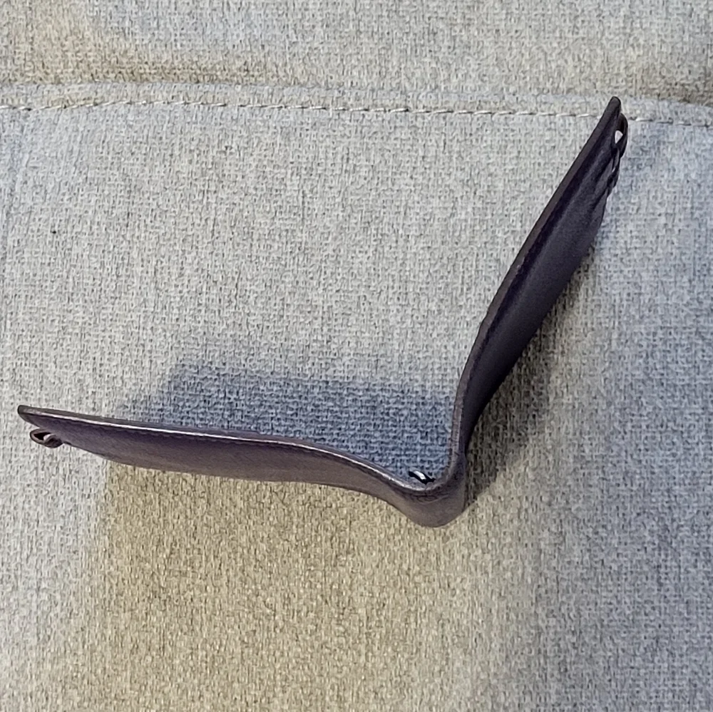 **SOLD** Hermés  agenda cover/passport holder EUC - AUTHENTIC - Picture 7 of 12